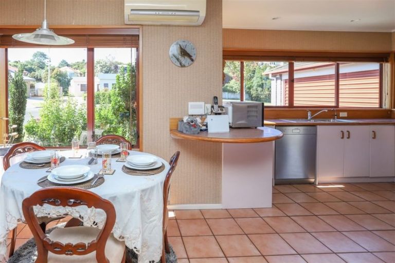 Photo of property in 12 Parkview Avenue, Western Heights, Hamilton, 3200