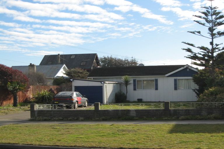 Photo of property in 12 Shackleton Street, New Brighton, Christchurch, 8061
