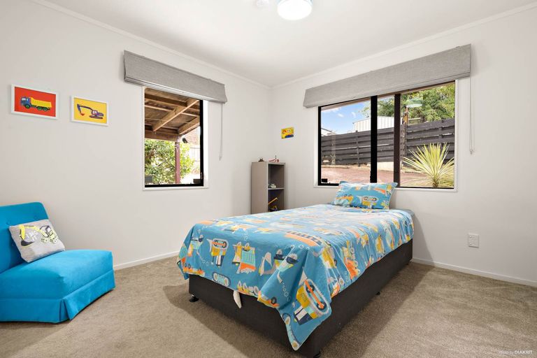 Photo of property in 10a Birman Close, Half Moon Bay, Auckland, 2012