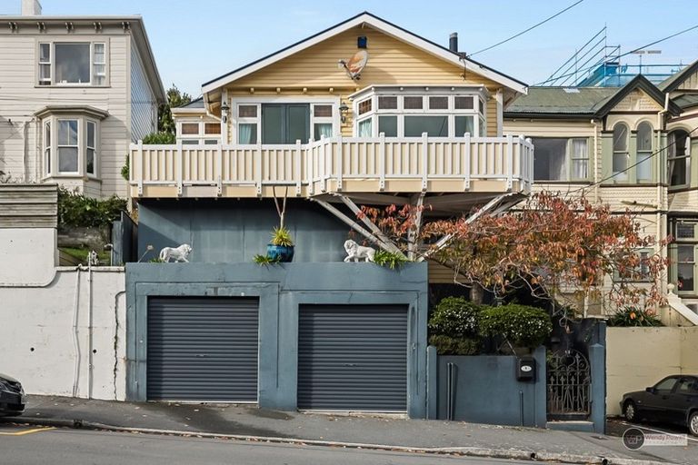 Photo of property in 6 Hawker Street, Mount Victoria, Wellington, 6011