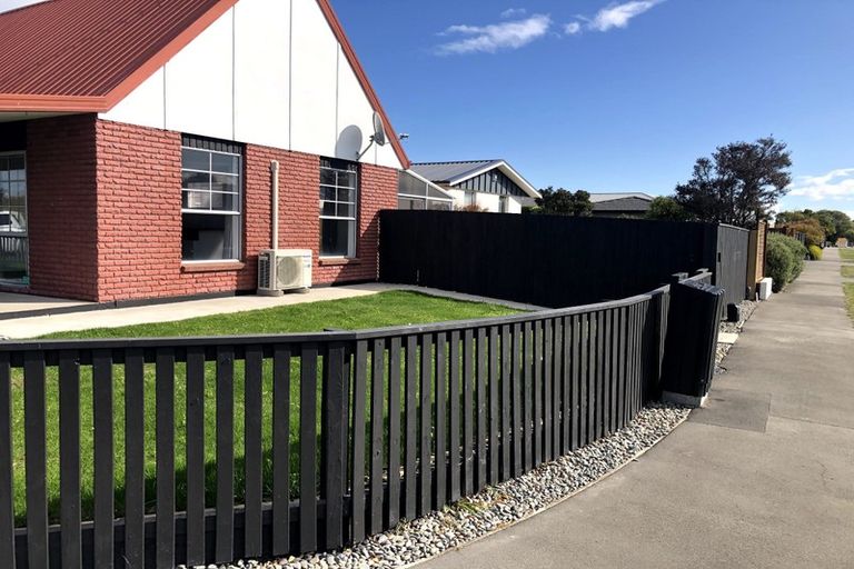 Photo of property in 141 Queenspark Drive, Parklands, Christchurch, 8083