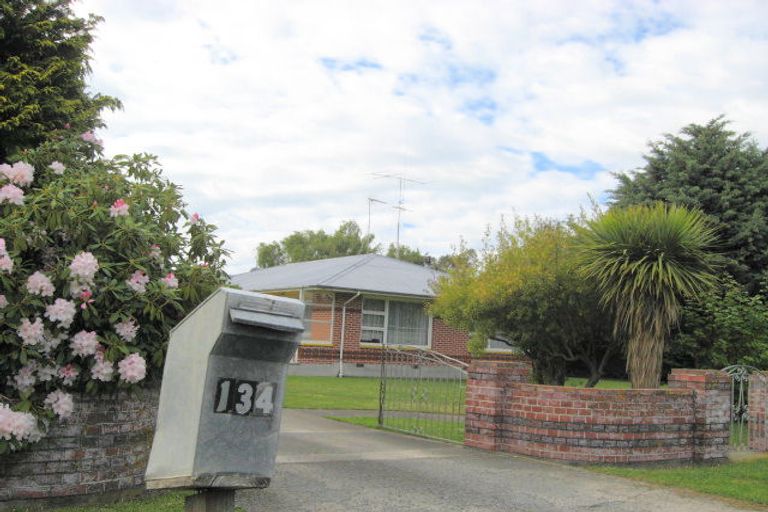 Photo of property in 134 Main North Road, Woodend, 7610