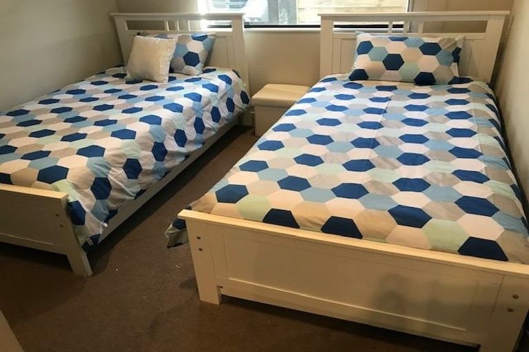 Photo of property in 87 Knights Road, Rothesay Bay, Auckland, 0630