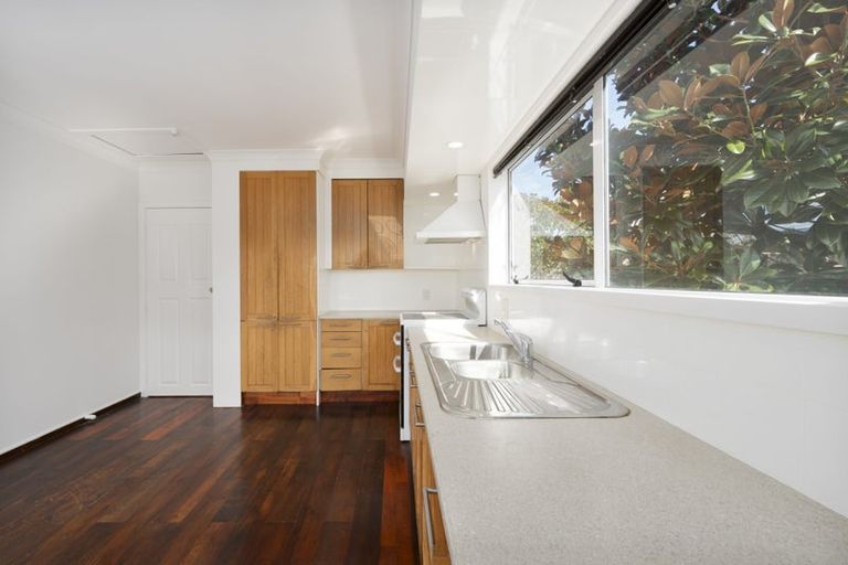 Photo of property in 3 Spargo Road, Massey, Auckland, 0614