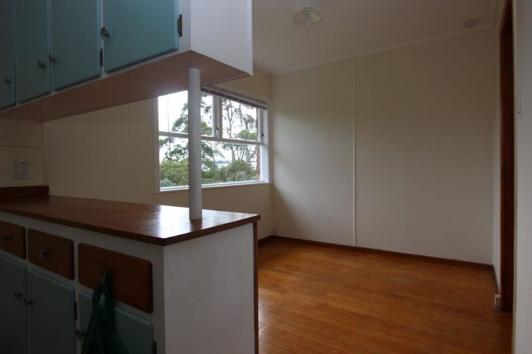 Photo of property in 122 Flanshaw Road, Te Atatu South, Auckland, 0610