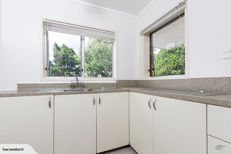 Photo of property in 1/4 Panorama Road, Mount Wellington, Auckland, 1060