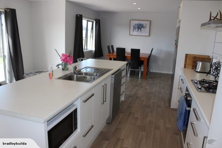 Photo of property in 156 Ngaio Drive, Matarangi, Whitianga, 3592