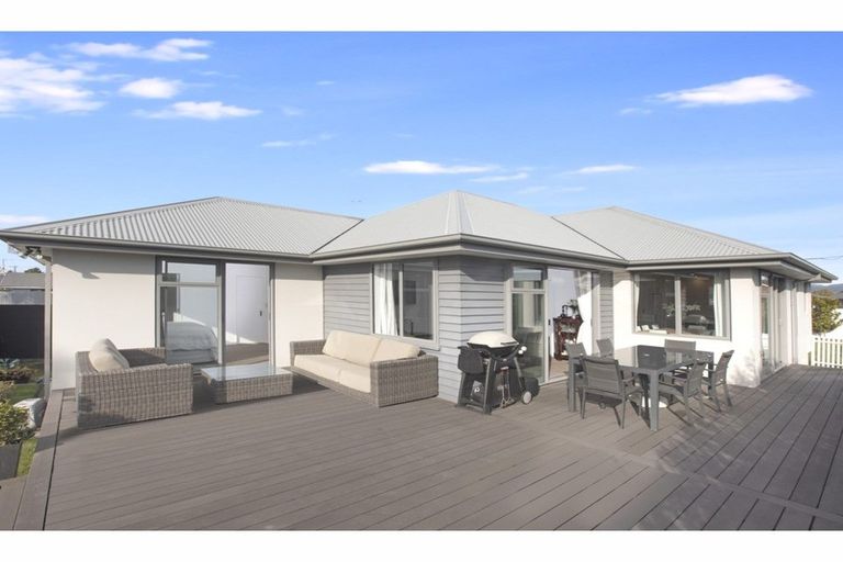 Photo of property in 26 Saltaire Street, North New Brighton, Christchurch, 8083