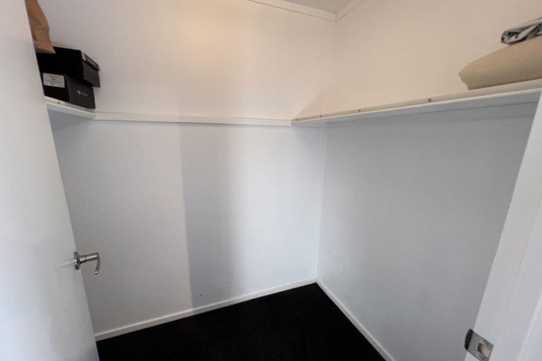 Photo of property in 33 Logan Way, Kelvin Grove, Palmerston North, 4414