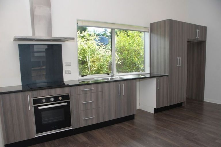 Photo of property in 559b Glenfield Road, Glenfield, Auckland, 0629