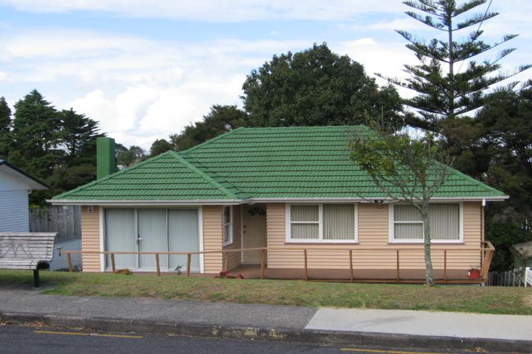 Photo of property in 58 Taupo Street, Green Bay, Auckland, 0604