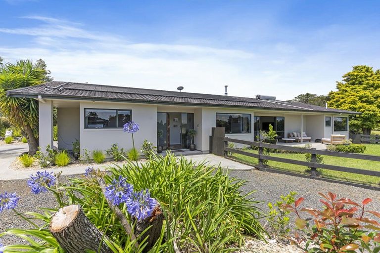 Photo of property in 85 Whitford-maraetai Road, Whitford, Howick, 2571
