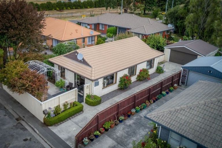 Photo of property in 1/64 Steadman Road, Broomfield, Christchurch, 8042