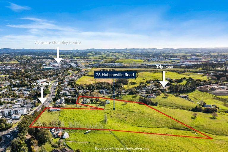 Photo of property in 76 Hobsonville Road, West Harbour, Auckland, 0618