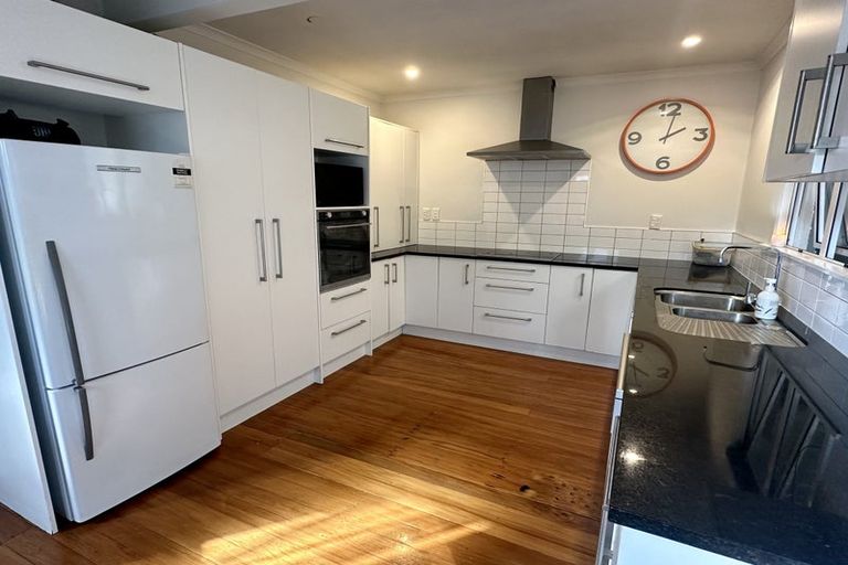 Photo of property in 66 Rimu Street, New Lynn, Auckland, 0600