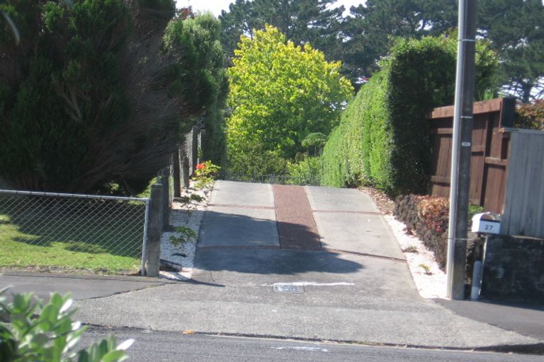 Photo of property in 27 Mahara Avenue, Birkenhead, Auckland, 0626