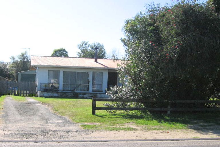 Photo of property in 18 Oyster Drive, Cooks Beach, Whitianga, 3591