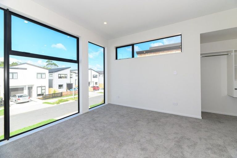 Photo of property in 17 Coast Garden Drive, Hobsonville, Auckland, 0616