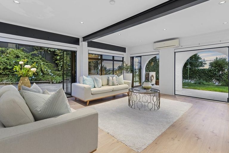 Photo of property in 832a Beach Road, Torbay, Auckland, 0630