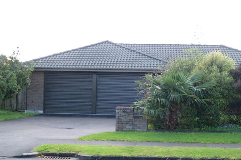 Photo of property in 17 Golfland Drive, Golflands, Auckland, 2013