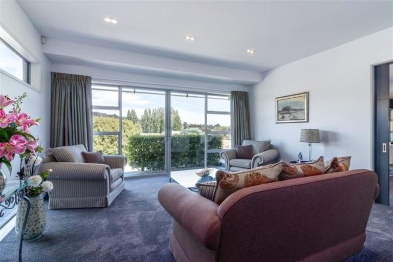 Photo of property in 47 Shalamar Drive, Cashmere, Christchurch, 8022