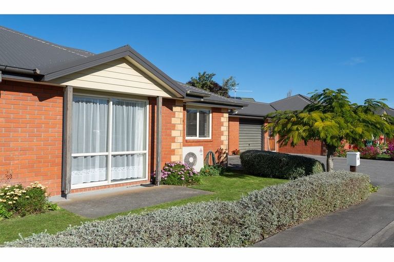 Photo of property in 65c Vagues Road, Northcote, Christchurch, 8052