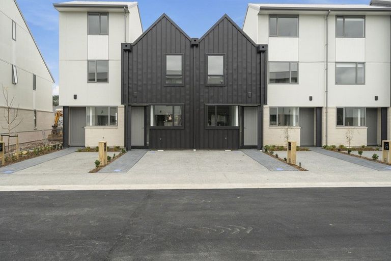 Photo of property in 2/130 Richmond Street, Petone, Lower Hutt, 5012