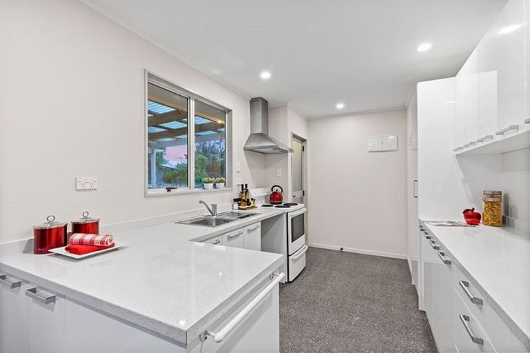 Photo of property in 9 Ohira Place, Henderson, Auckland, 0612