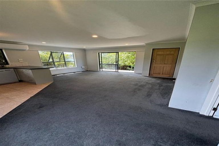 Photo of property in 226 Henderson Valley Road, Henderson, Auckland, 0612
