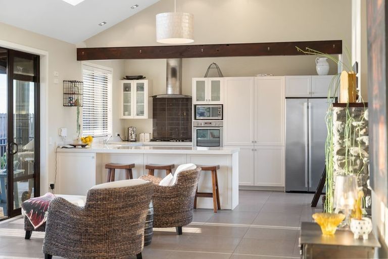 Photo of property in 8 Beachview Grove, Peka Peka, Waikanae, 5391