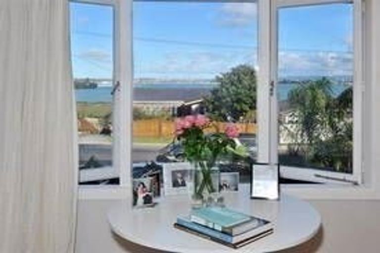 Photo of property in 1 Pine Ridge Terrace, Hauraki, Auckland, 0622