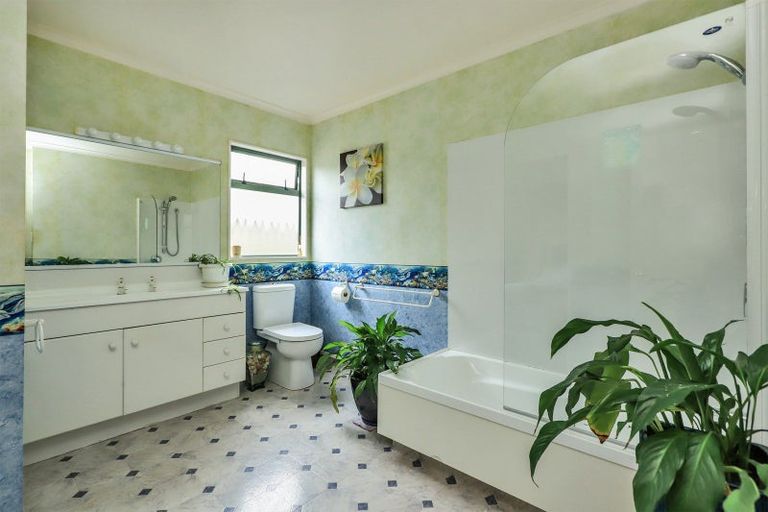 Photo of property in 9 Flemington Place, Taradale, Napier, 4112