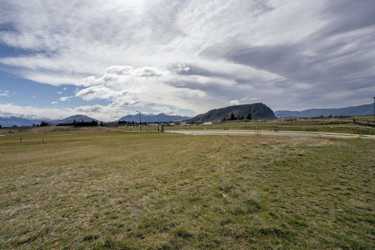 Photo of property in 11 Simpson Crescent, Wanaka, 9305