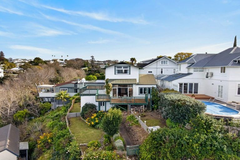 Photo of property in 42 Cameron Road, Bluff Hill, Napier, 4110