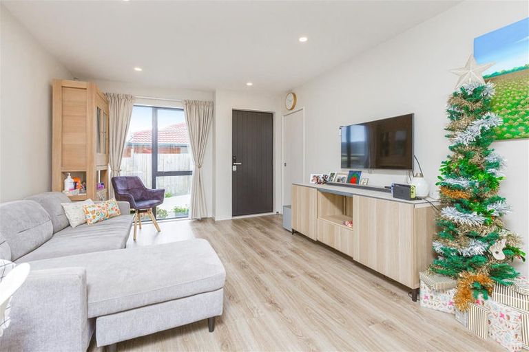 Photo of property in 14d Medina Place, Half Moon Bay, Auckland, 2012