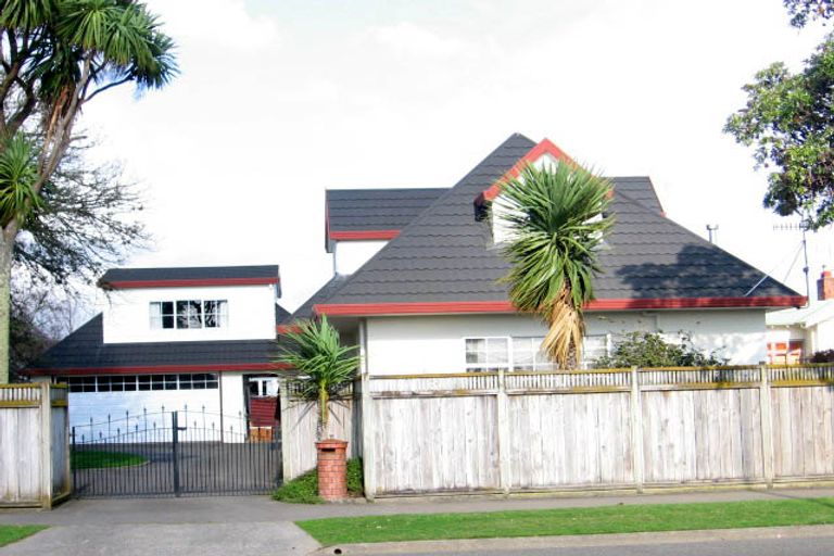 Photo of property in 170 College Street, Awapuni, Palmerston North, 4412