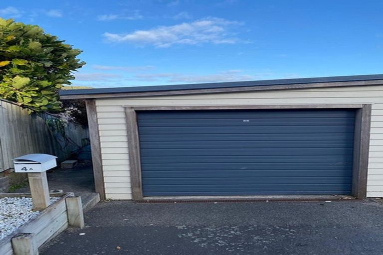 Photo of property in 4 Versailles Street, Karori, Wellington, 6012