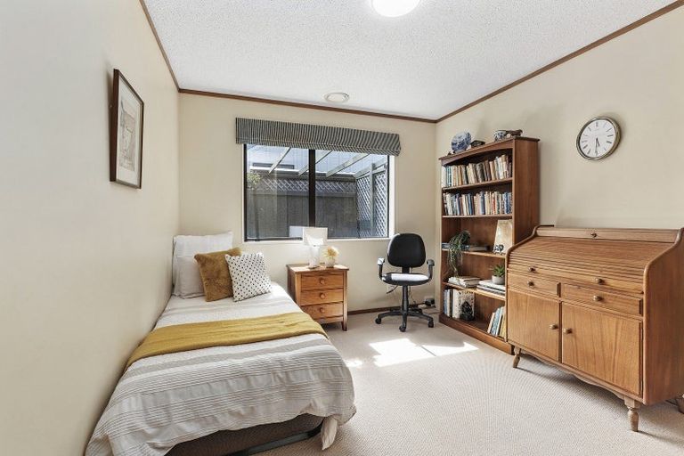 Photo of property in 31 Gurkha Crescent, Khandallah, Wellington, 6035