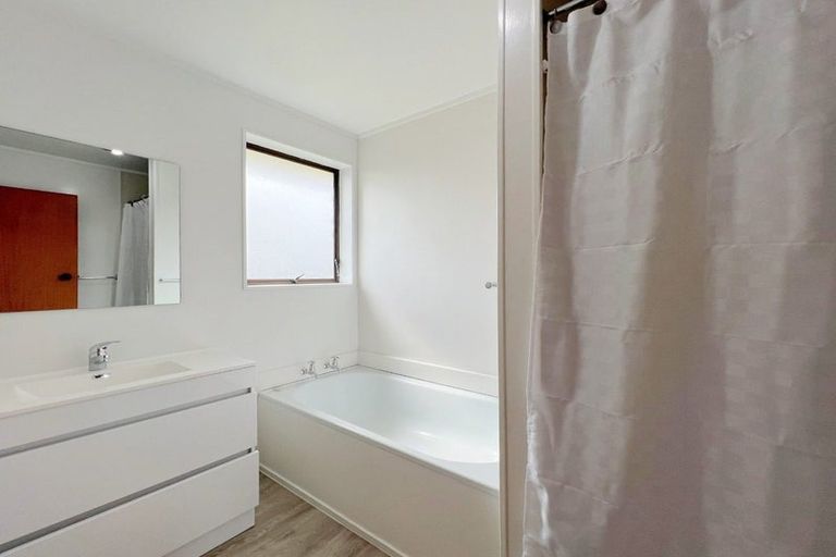 Photo of property in 6 Amber Lane, Melville, Hamilton, 3206