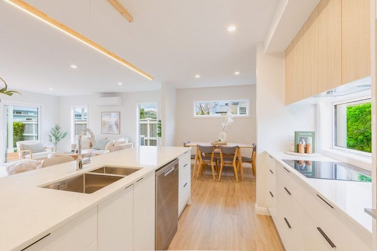 Photo of property in 9a Church Road, Taradale, Napier, 4112