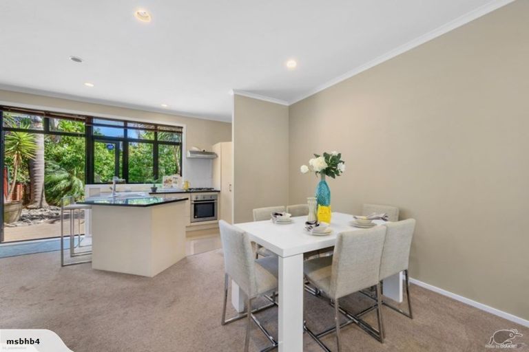 Photo of property in Tuscany Towers, 75/1 Ambrico Place, New Lynn, Auckland, 0600