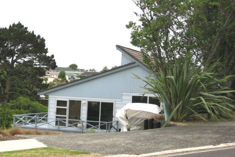 Photo of property in 1/17 Jacaranda Avenue, Beach Haven, Auckland, 0626
