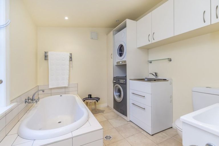 Photo of property in 519 Adelaide Road, Berhampore, Wellington, 6023