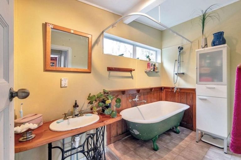 Photo of property in 63 Te Henga Road, Waitakere, Auckland, 0781