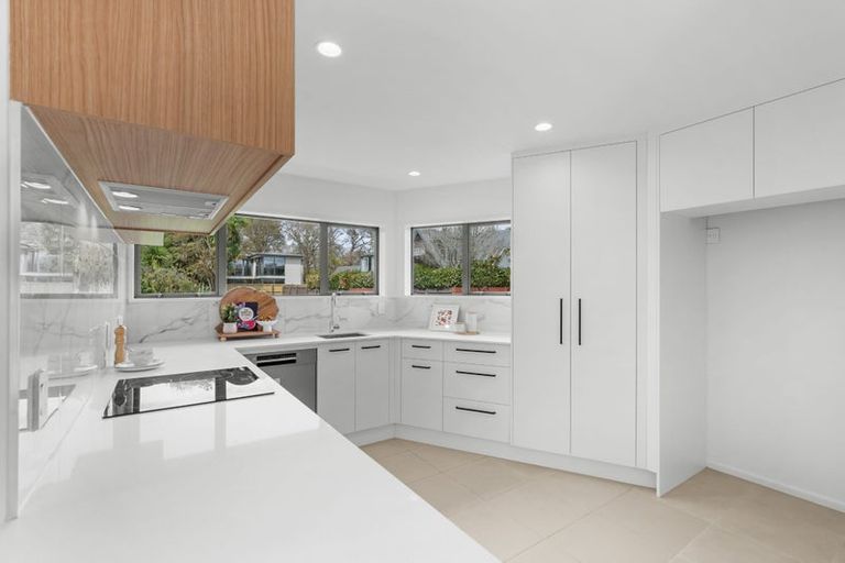 Photo of property in 15 Parkham Drive, Burnside, Christchurch, 8053