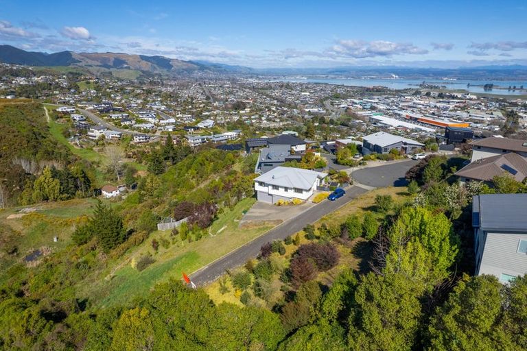 Photo of property in 16 Heemskerck Place, Britannia Heights, Nelson, 7010