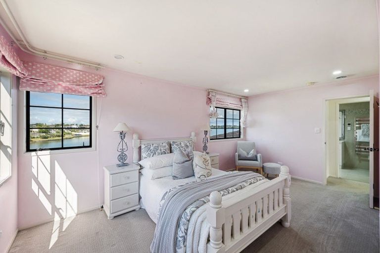 Photo of property in 38 Venus Place, Half Moon Bay, Auckland, 2012