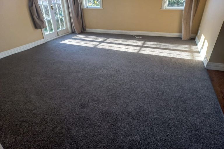 Photo of property in 7 Griffiths Grove, Newlands, Wellington, 6037