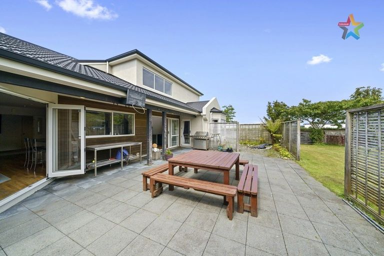 Photo of property in 41 Arahiwi Grove, Tirohanga, Lower Hutt, 5010