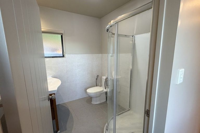 Photo of property in 2/24 Bonito Place, Bayview, Auckland, 0629